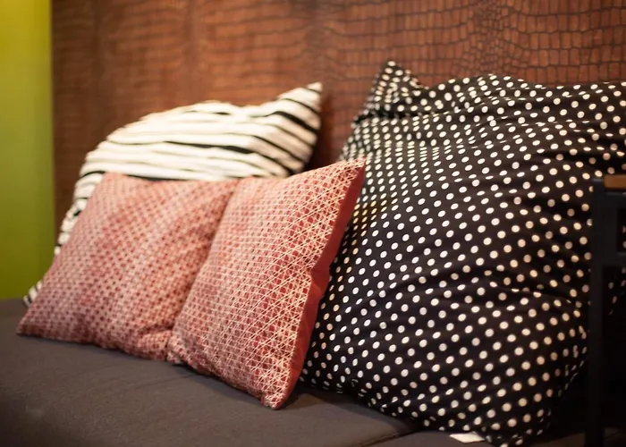 Clean Comfy Cozy Easy To Go Siam Paragon And Chatuchak Market Apartment *