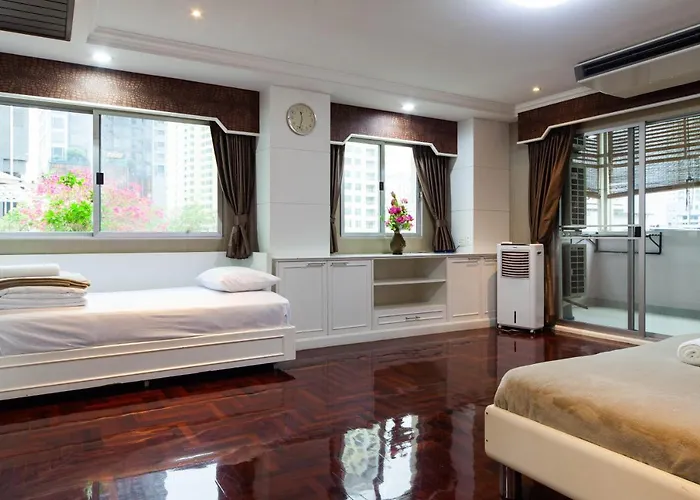 Clean Comfy Cozy Easy To Go Siam Paragon And Chatuchak Market *