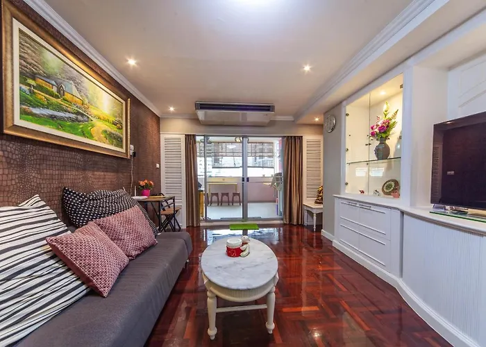 Clean Comfy Cozy Easy To Go Siam Paragon And Chatuchak Market *